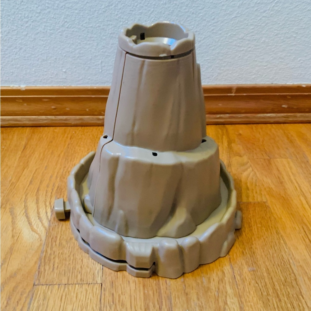 V Tech Volcano with Vibrating, Rumbling Action using Slide , Excellent